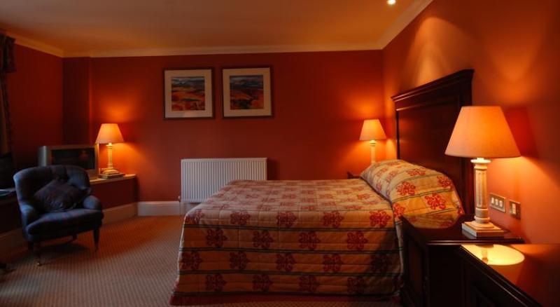 Golf View Hotel & Spa Нэрн Экстерьер фото
